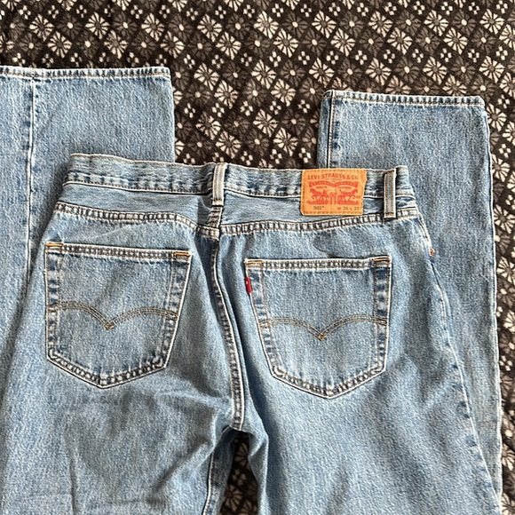 Levi's 501 Original Fit Jeans - Picture 4 of 9